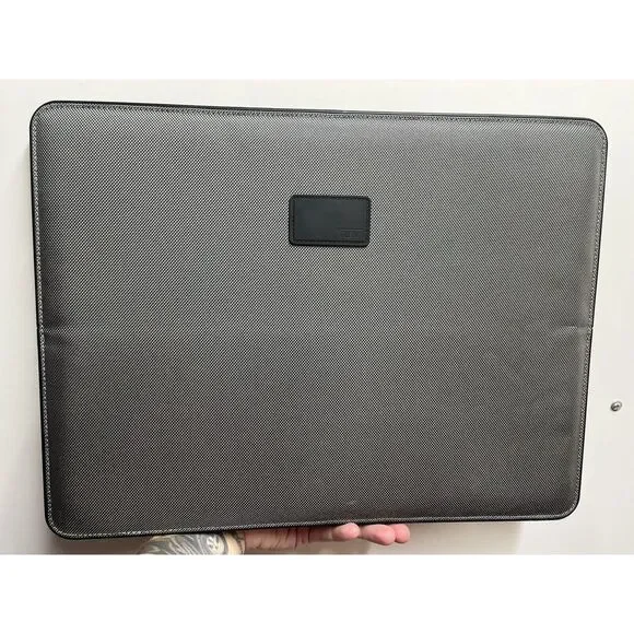 Tumi NEW Slim Solutions Laptop Cover, Grey/Black, One Size Electronics - Picture 4 of 7